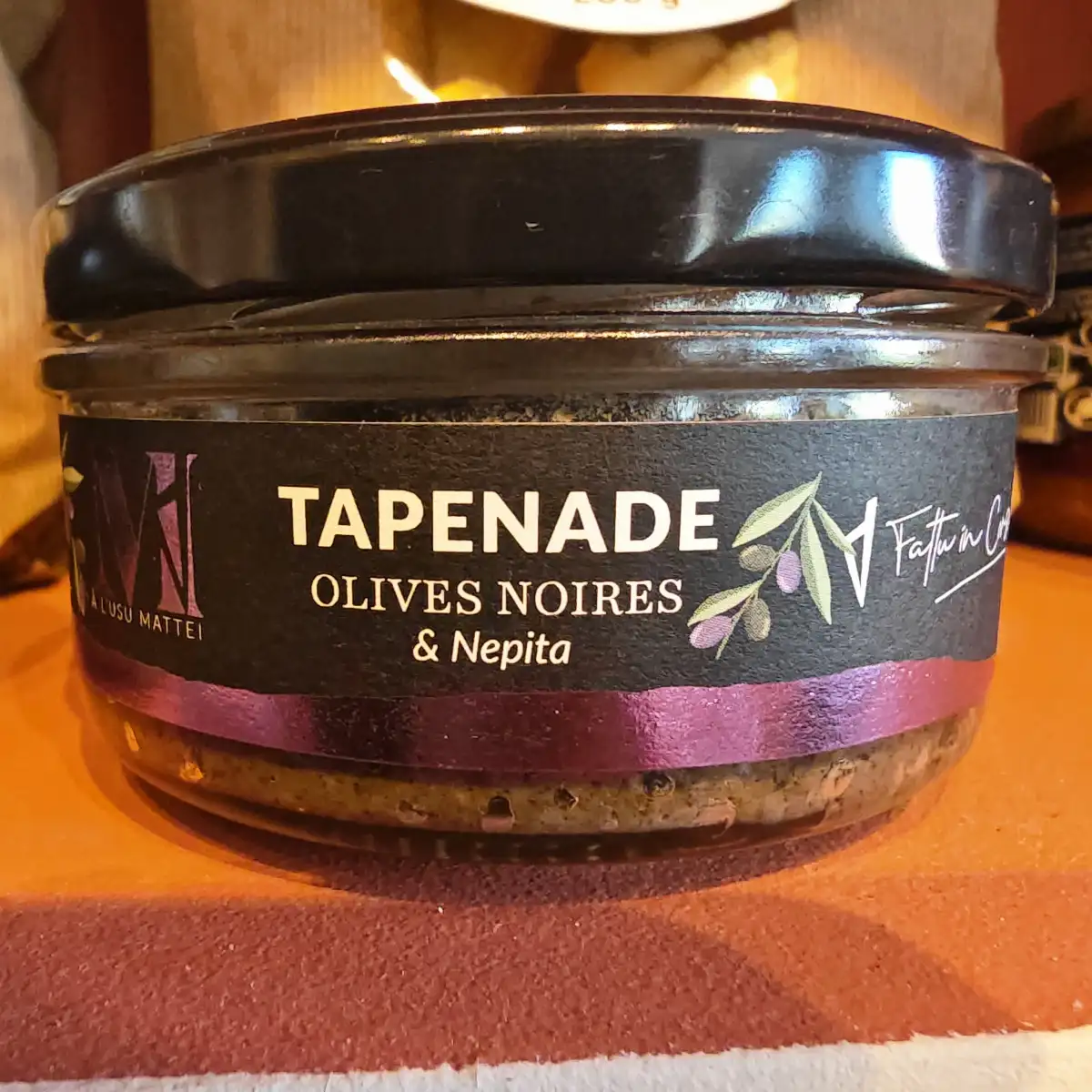 Tapenade olives noires et népita