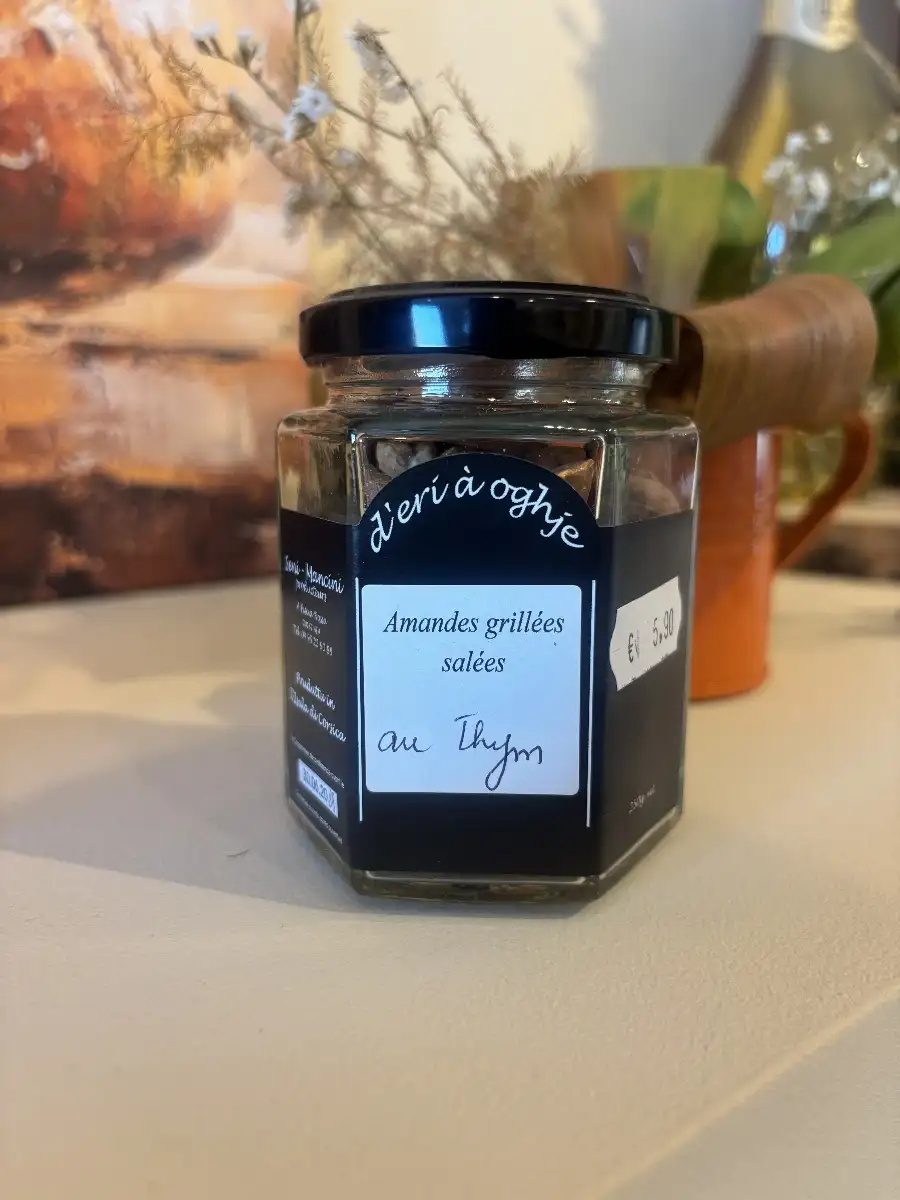 Amandes grillées salées au thym